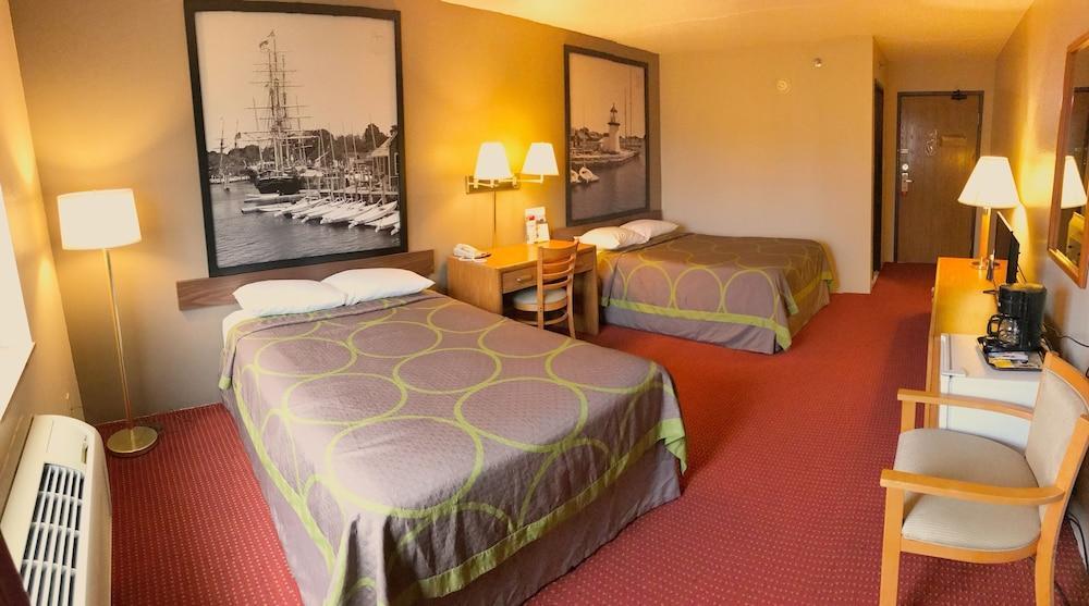 Super 8 By Wyndham Groton Hotel Exterior photo